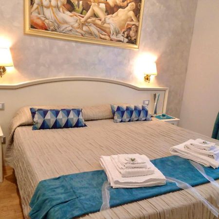 مبيت وإفطار روما Domus Via Veneto المظهر الخارجي الصورة