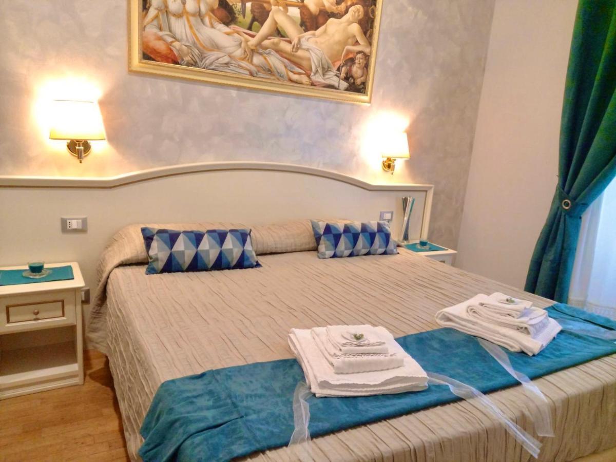 مبيت وإفطار روما Domus Via Veneto المظهر الخارجي الصورة