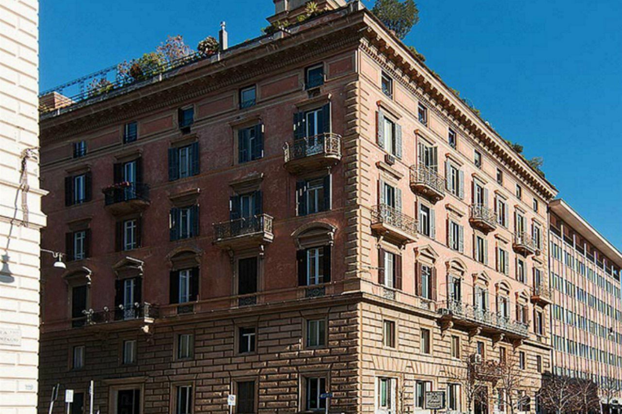 مبيت وإفطار روما Domus Via Veneto المظهر الخارجي الصورة